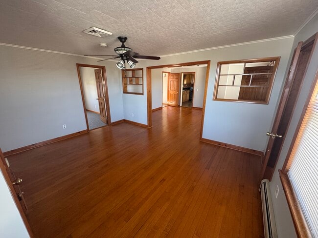 Living Room / Dining Room - 102 E Liberty St