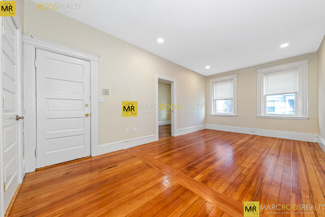 Building Photo - 47 Brackett St