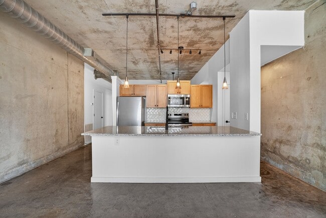 Building Photo - 1016 Lofts