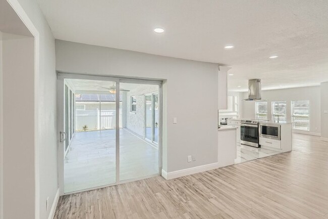 Building Photo - 2964 Meadow Oak Drive S, Clearwater, FL, 3...
