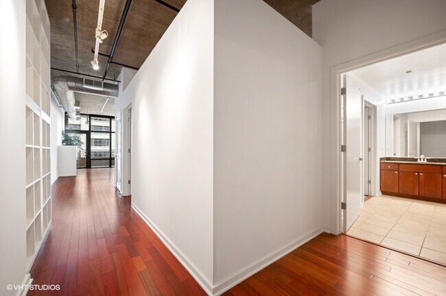Foto del edificio - 520 S State St