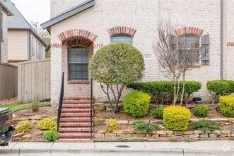 Building Photo - 1824 Desoto Dr