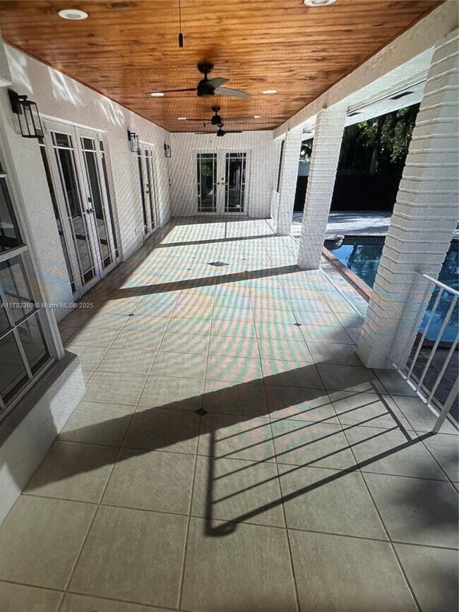 Building Photo - 15030 SW 89th Ave