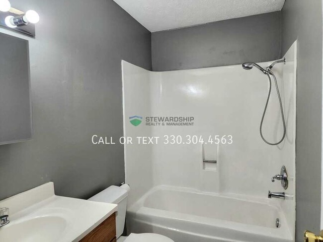 Foto del edificio - 137 Elm St NE