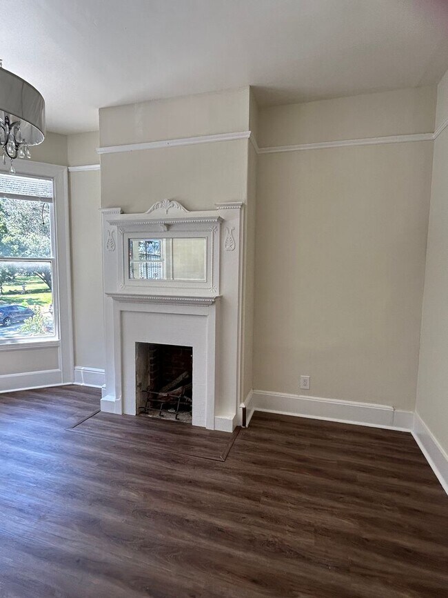 Building Photo - Updated 4 bedroom in NOPA!!