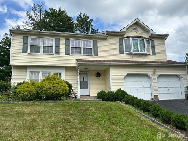 Building Photo - 26 Netherwood Cir
