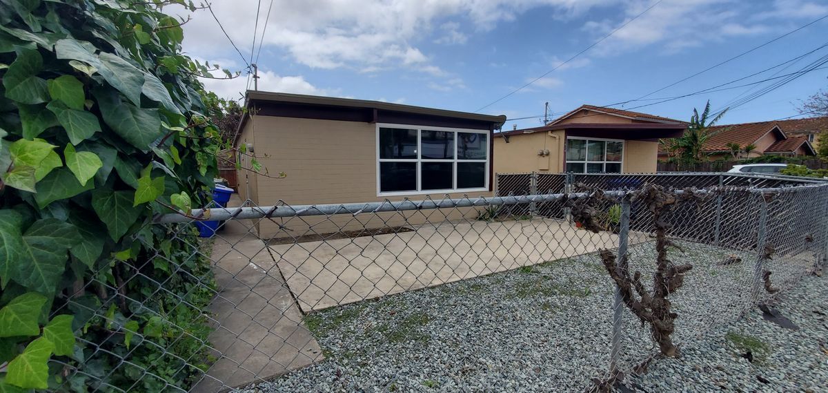 Foto principal - 1432 E 8th St