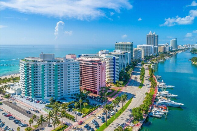 Foto del edificio - 5255 Collins Ave