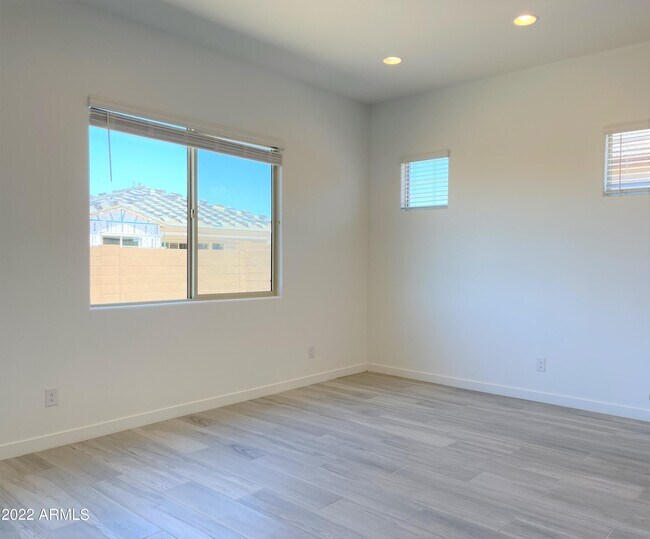 Building Photo - 4018 W la Mirada Dr