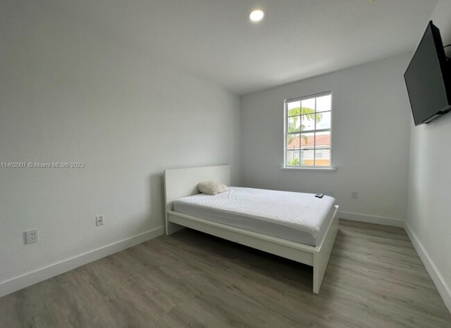 Foto del edificio - 8042 NW 114th Pl