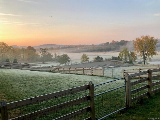 Foto del edificio - 155 Conklingtown Rd