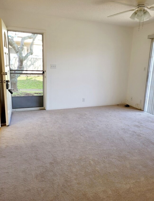 Foto del edificio - AVAILIBLE NOW | First Floor Condo: One Bedroom, One Bathroom & Spacious Lanai | Two Assigned Park...