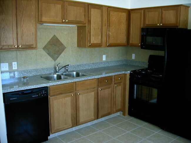Kitchen - 1317 Argo Ln
