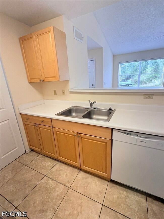 Building Photo - 12630 Equestrian Cir