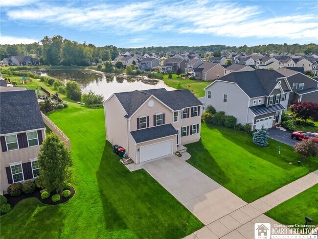 Foto del edificio - 27 Middlebury Ln