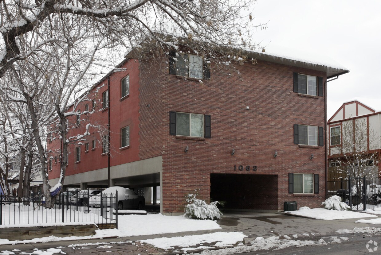 Primary Photo - 1062 Josephine St