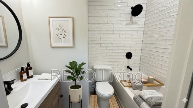 Building Photo - 193-193 Church St