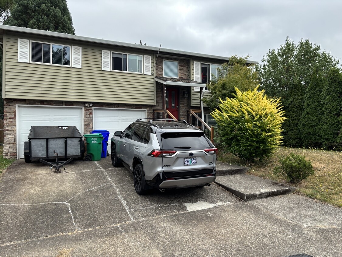 Primary Photo - 7706 SE 104th Ave