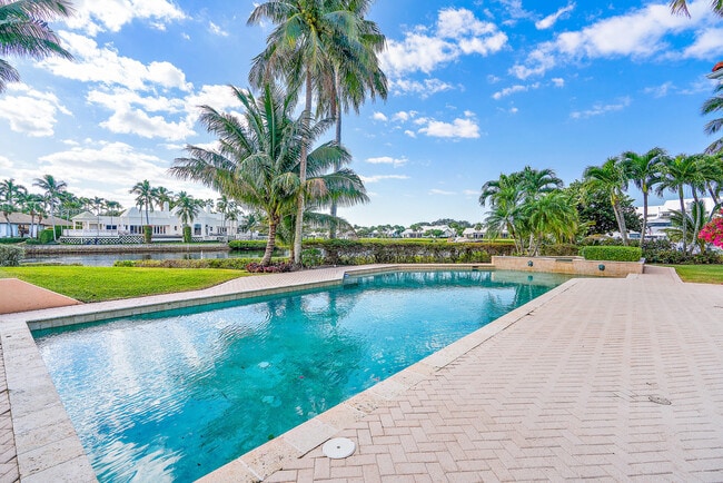 Building Photo - 197 Spyglass Ct
