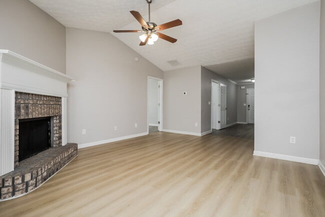 Building Photo - 308 Kellys Walk