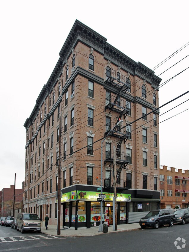 Primary Photo - 799 E 150th St