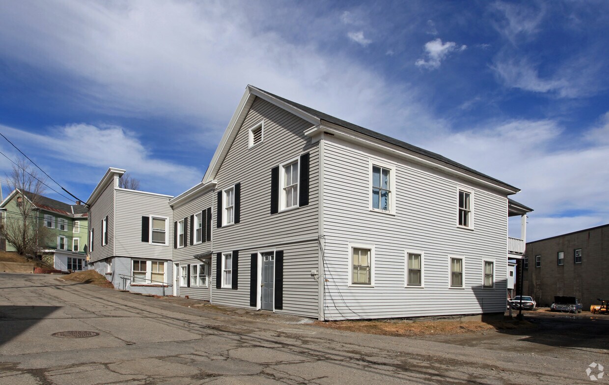 Primary Photo - 375 Water St