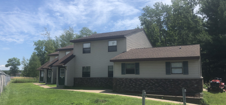 Foto principal - 305 2nd St N