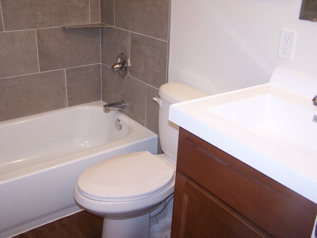 Bathroom - 107 N Beard St