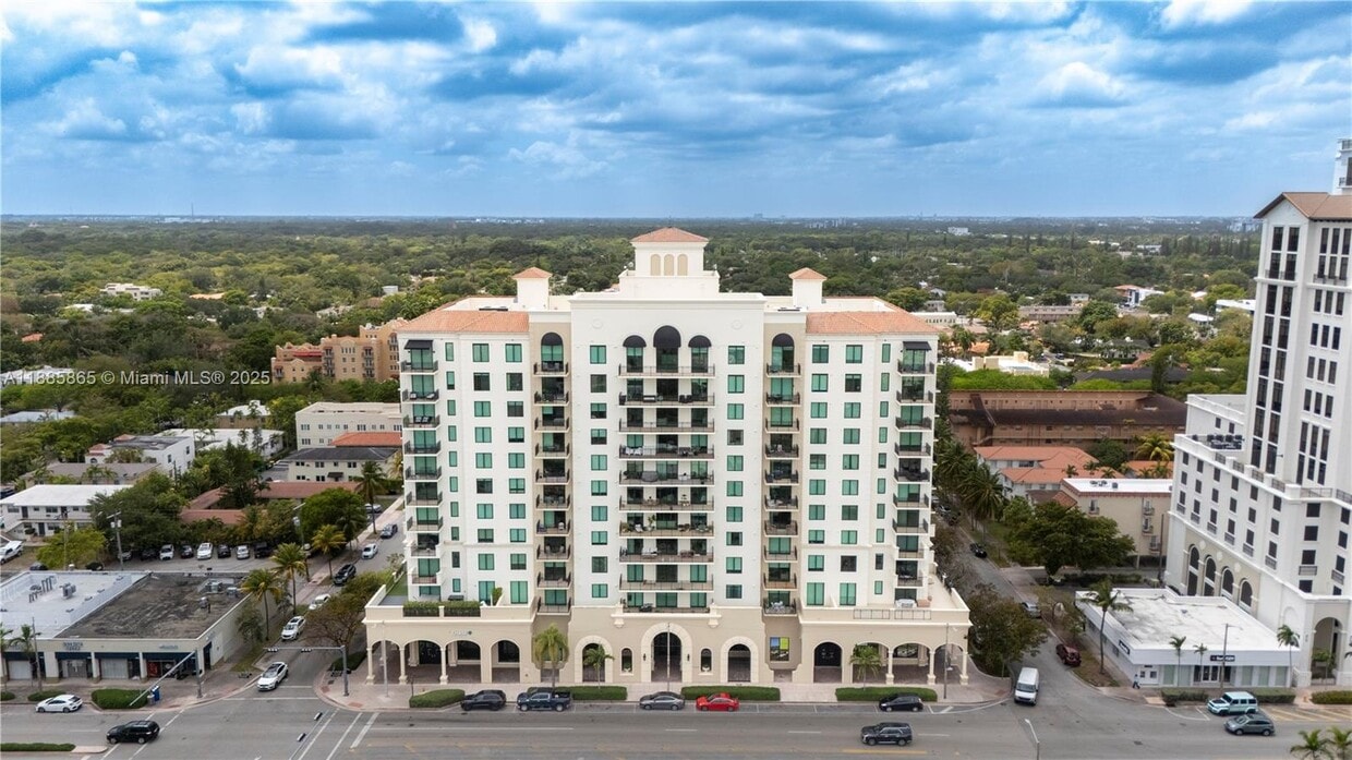 Foto principal - 1300 Ponce de Leon Blvd