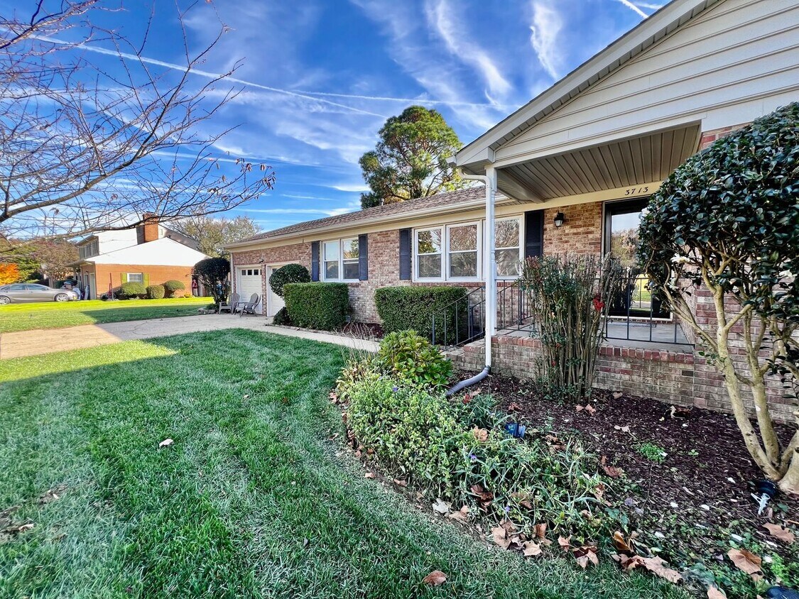 Foto principal - Beautiful All-Brick Ranch in the Heart of ...