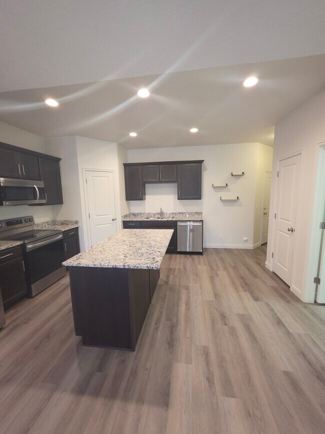 Building Photo - 250 W 1200 S