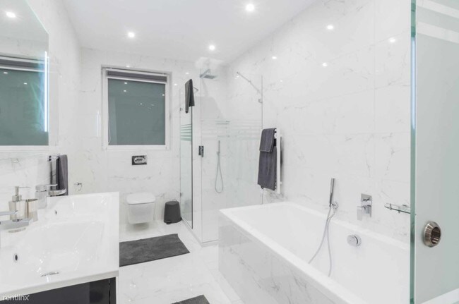 Foto del edificio - 2 br, 2 bath Condo - 509 N Graham St Unit 3J