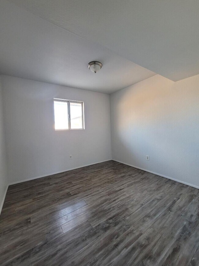 Foto del edificio - 3030 S Rainbow Ave
