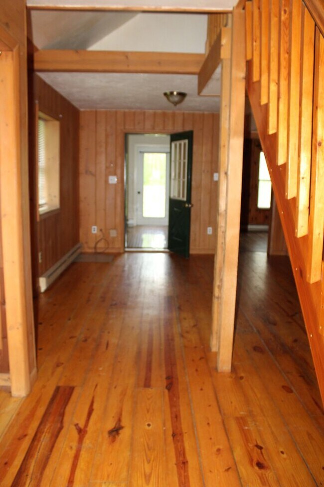 Building Photo - Single Family Home