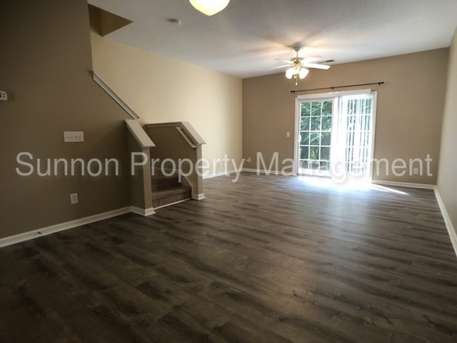 Building Photo - 2 Bed, 2.5 Bath Matthews Townhouse