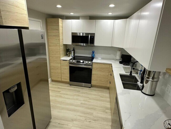Foto del edificio - 427 Golden Isles Dr