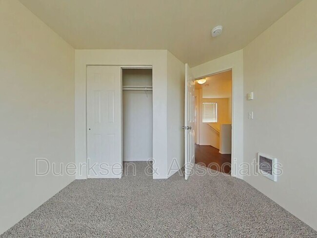 Building Photo - 2611 SW Pickford St