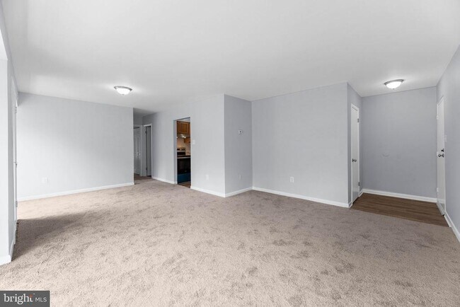 Building Photo - 8867 Roll Right Ct