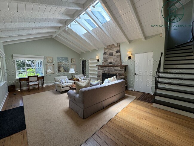 Building Photo - Four Bedroom Carmel Estate Property with G...