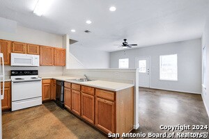 Building Photo - 5815 Golf Bend