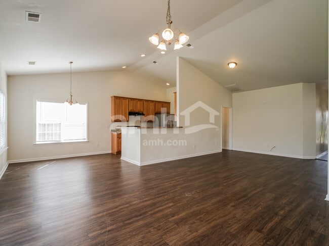 Foto del edificio - 1408 Parkland Way