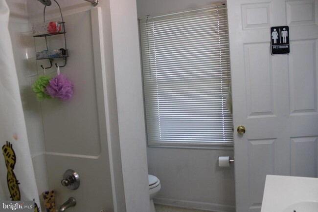 105-UP Ellis St, Glassboro, NJ 08028 - House Rental in Glassboro, NJ ...