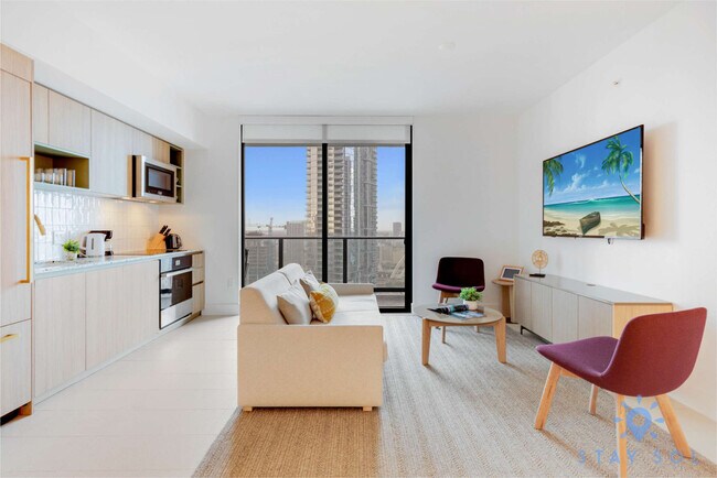Foto del edificio - 601 NE 1st Ave