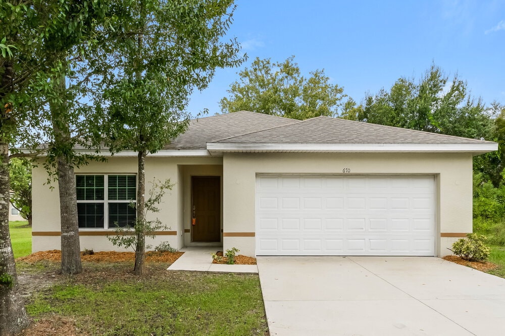 Primary Photo - 670 Basingstoke Ct