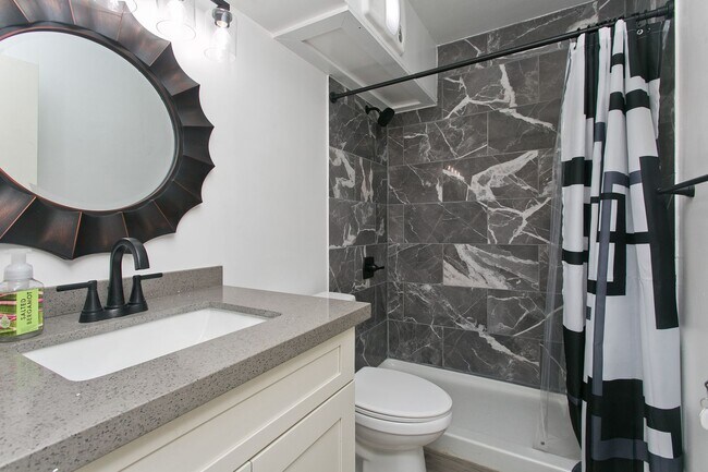 Foto del edificio - Pets Allowed.... Colonnade on the Greens #403 3 BD 2 BA 2 PRK