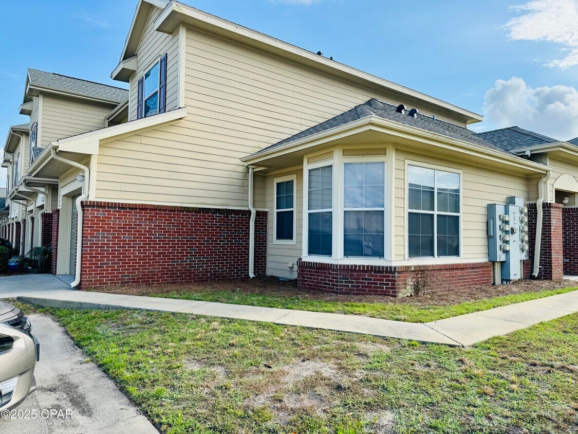 Foto principal - 1001 Baldwin Rowe Cir