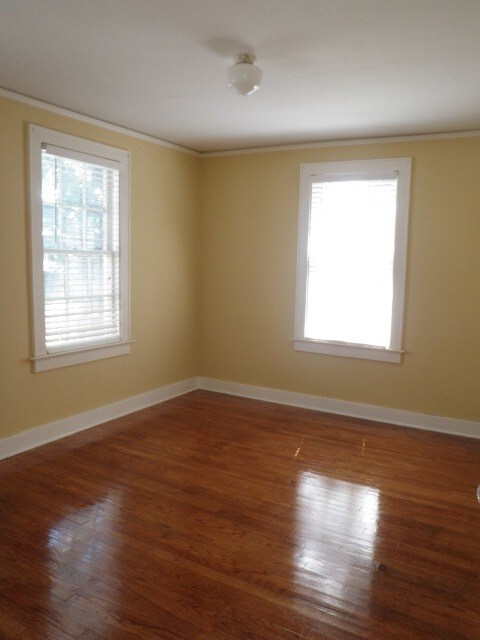 Building Photo - 1004 Kavanaugh Blvd