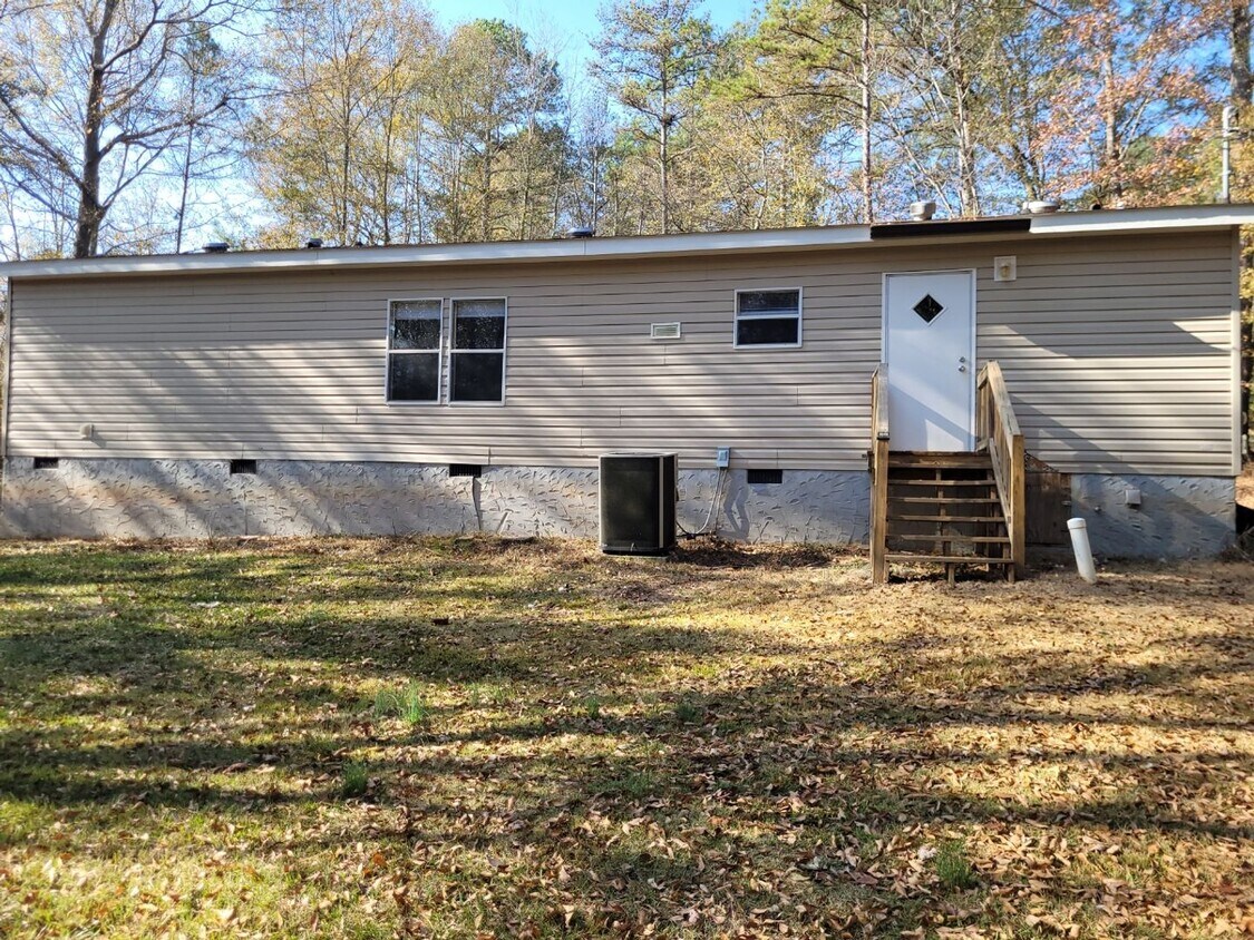 Foto del edificio - Madison Co. – Comer GA – Three Bedroom, 2 Bathroom Manufactured Home - Very Spacious and Privatel...