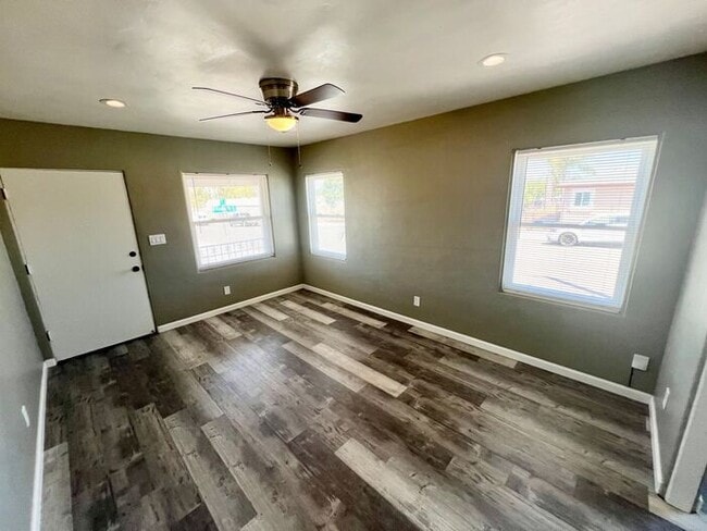 Building Photo - 2 Bedroom, 1 Bath Home in Legacy Walk – A ...