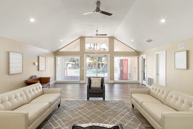 Clubhouse - Corona Viewpoint, LLC d/b/a Casa Grande Apartments